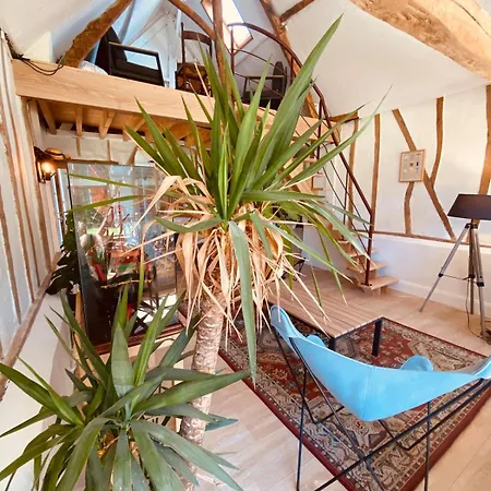 Les Volets Bleus Casa de Férias Cormont